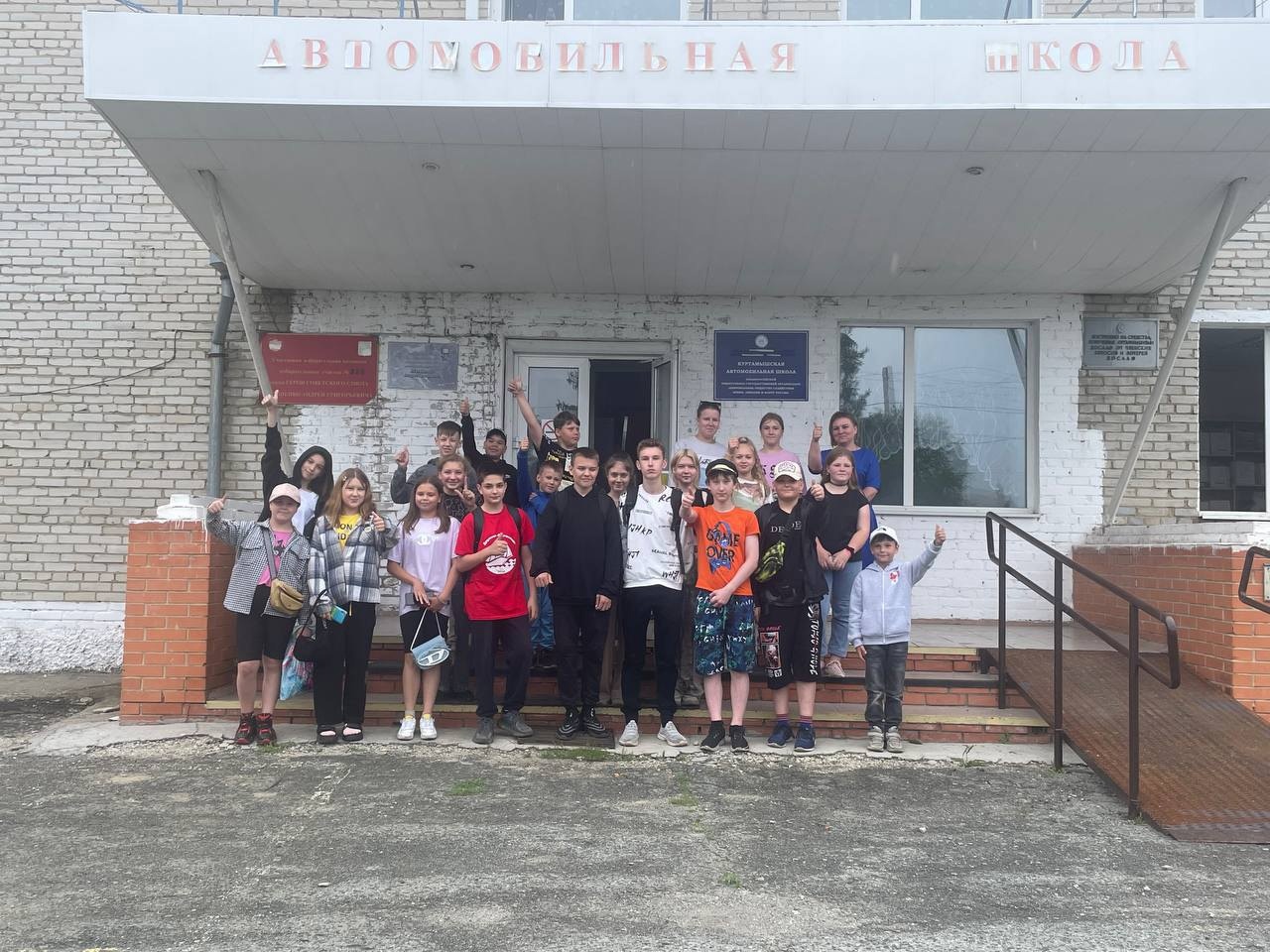 Быть водителем хочу, пусть меня научат.